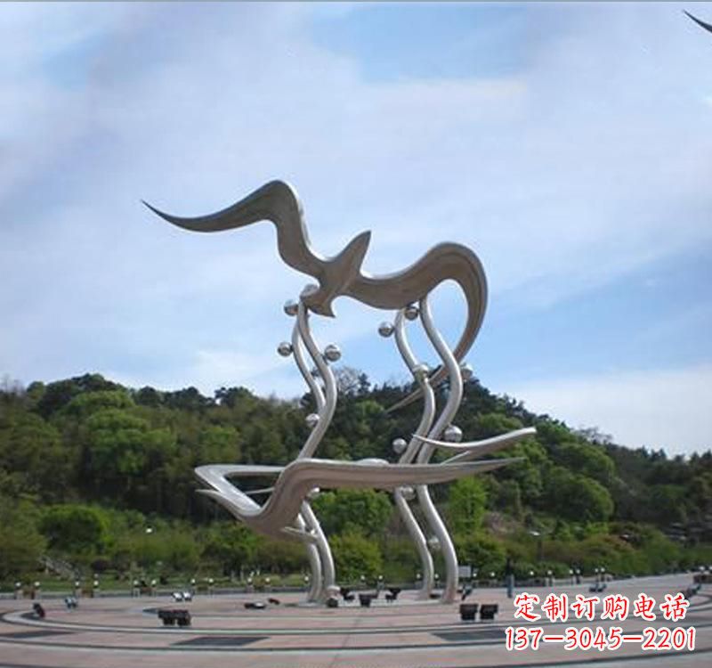 浙江大雁展翅飞越城市圆环