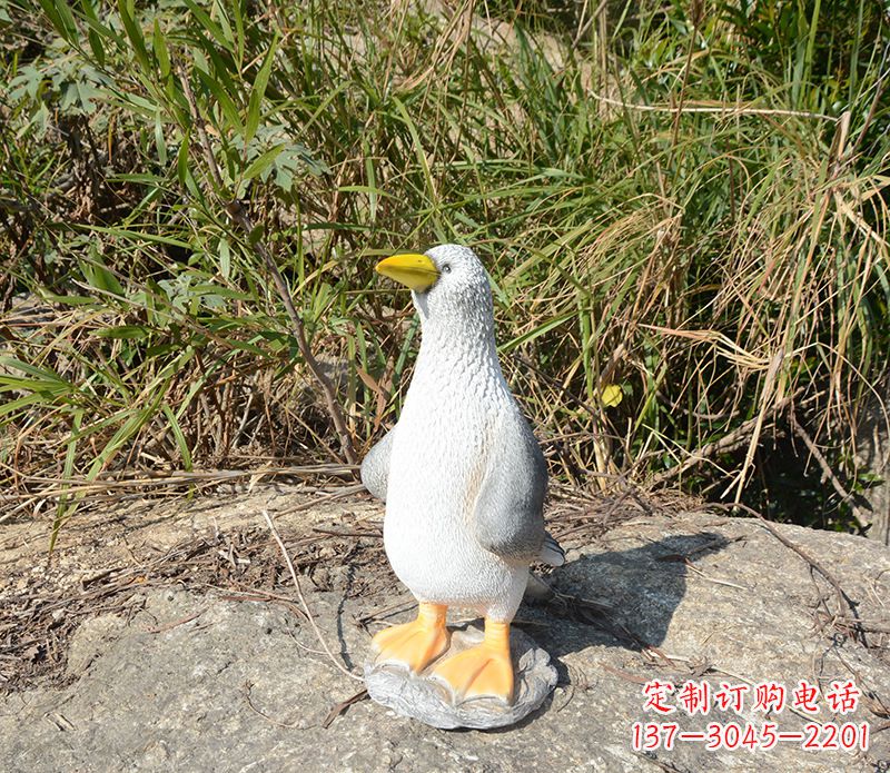 浙江和平鸽雕塑传递和平的美丽象征