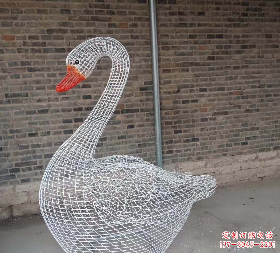 浙江不锈钢镂空天鹅雕塑精美而优雅
