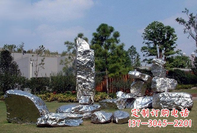 浙江美丽的太湖石雕塑