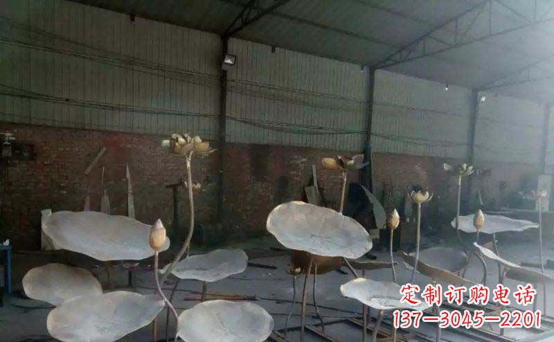 浙江锻铜荷叶荷花广场景观雕塑