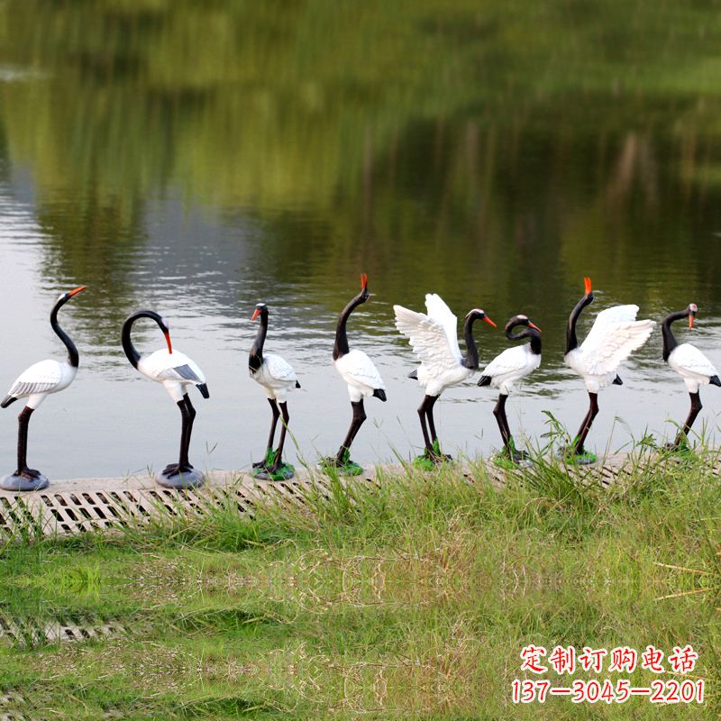 浙江仿真仙鹤玻璃钢水景雕塑摆件-公园水池水塘琥珀动物雕塑