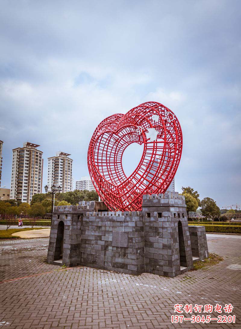 浙江拥抱和平的心以心型和平鸽雕塑传递心意
