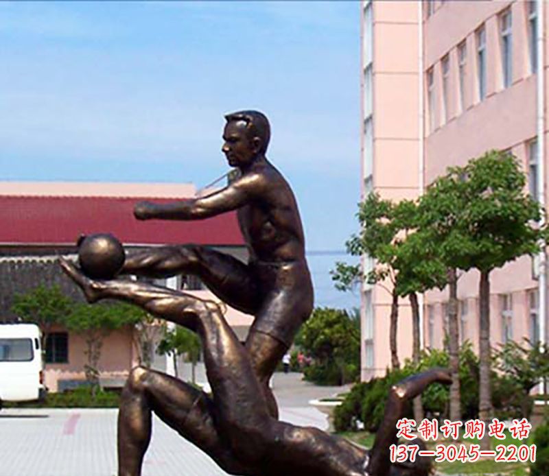 浙江踢足球人物广场小品铜雕